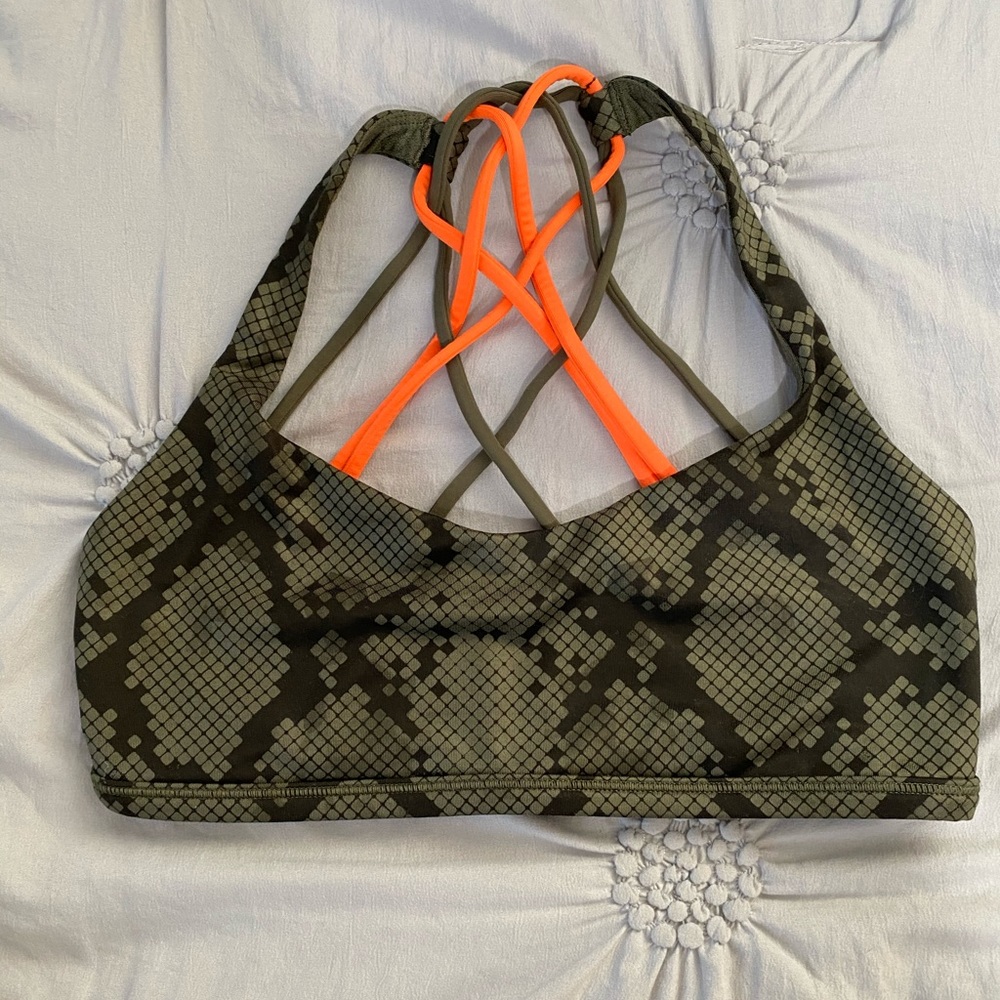 Green lululemon sports bra
